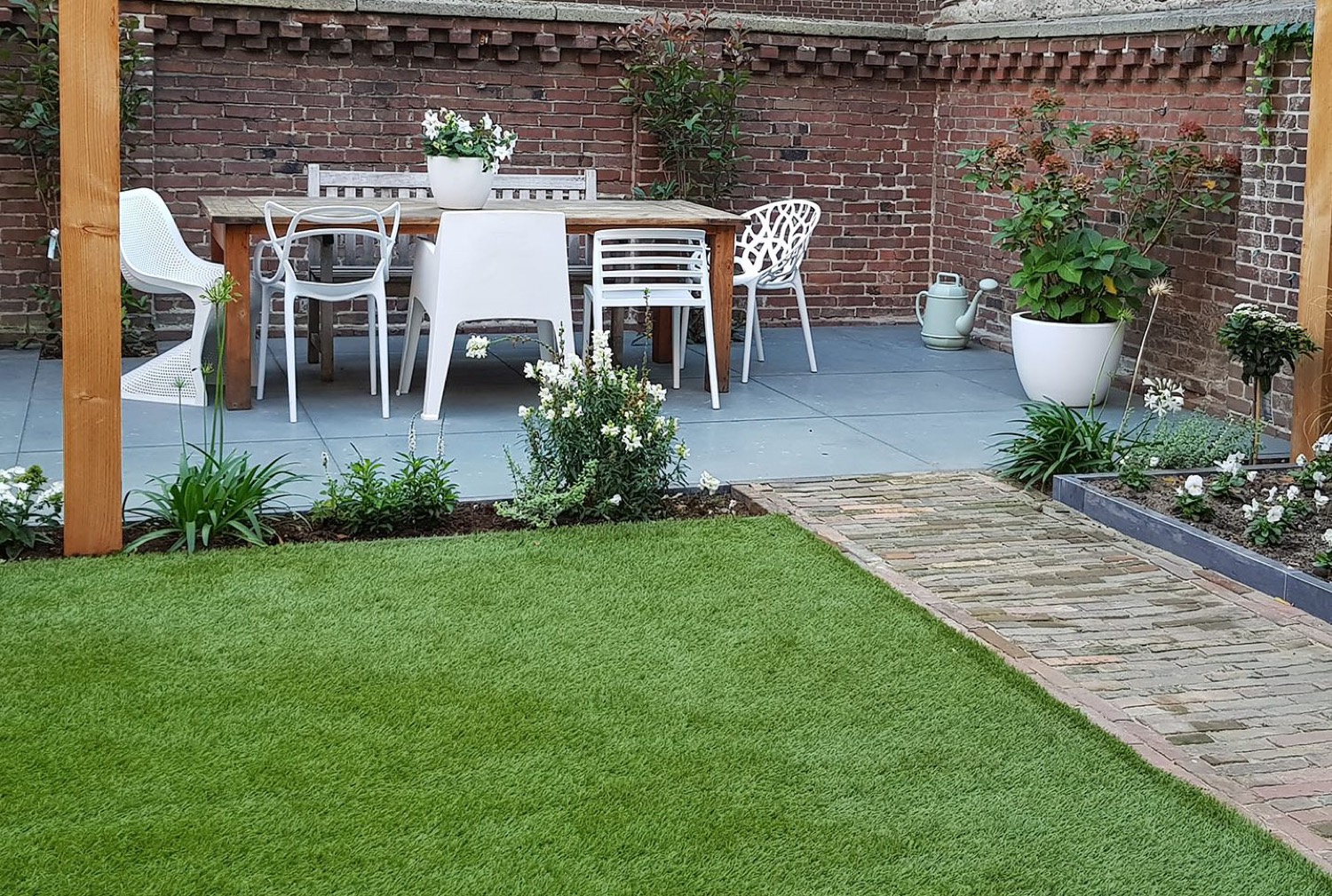 Keramisch tuinpad met klinkers